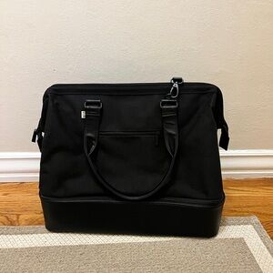 Beis the weekender bag - Like New